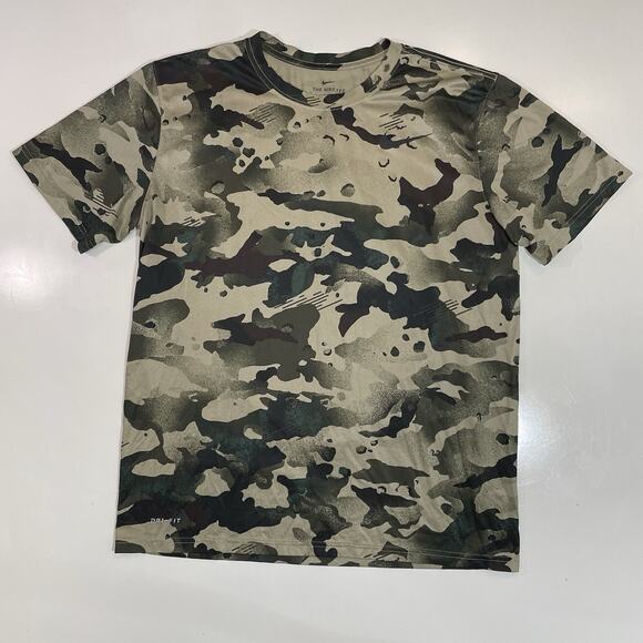 The Nike Tee Mens T-Shirt Large Green Dri-Fit Camouflage Short Sleeve Swoosh - Picture 1 of 4